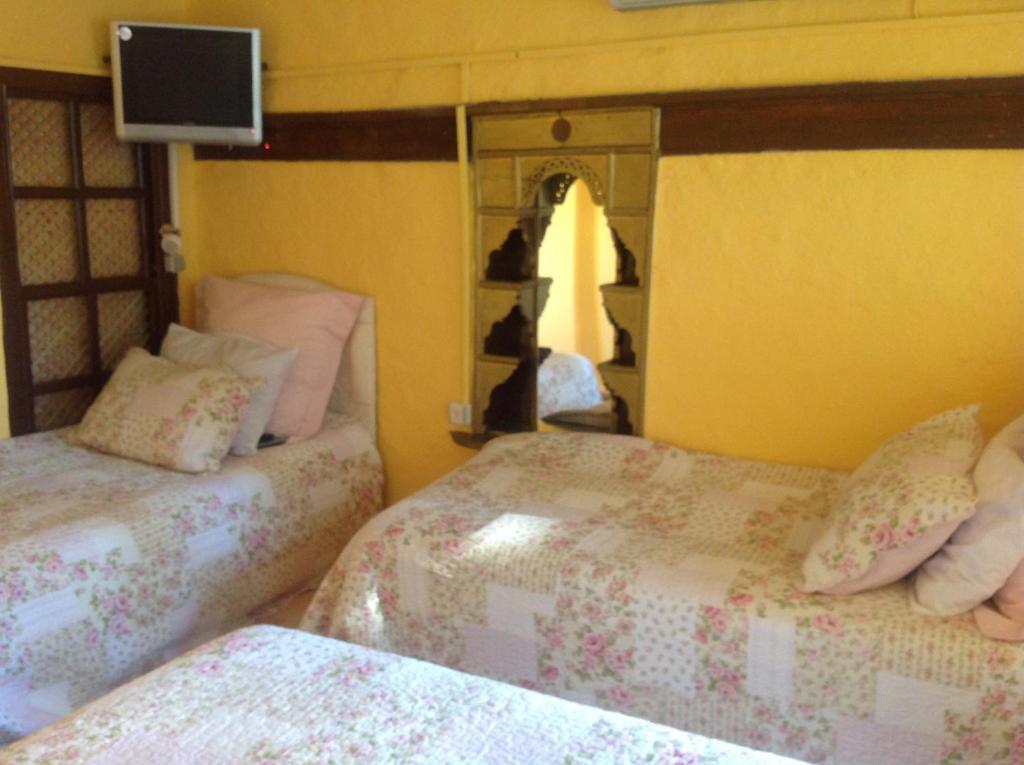 Charly'S Pension Egirdir Rum bild